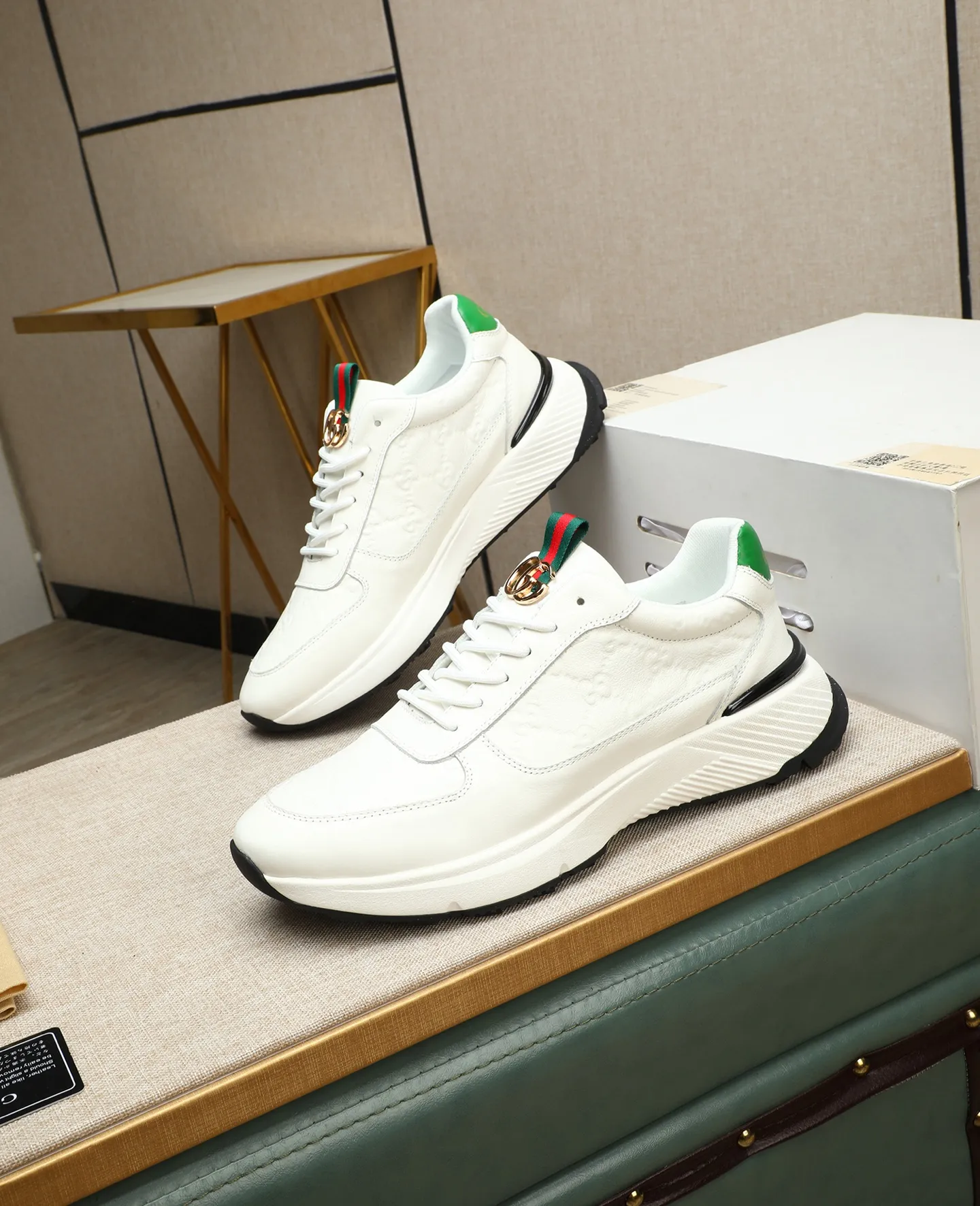Men's shoes 💰460 GUCCI🔍🔍The latest models are on sale at the same time at the counter. Original calfskin imported from Italy, genuine leather lining, (high-end, extravagant, and classy) with exquisite workmanship. Soles: Original soles specially provided by the original factory. ⚠Exclusive double-layer movable molded soles are super comfortable⚠. Photos of the real thing🎬The real thing is even better🔍🔍"High quality·Follow the order" Code number 38-44